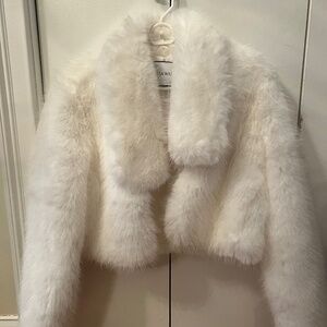 Azalea Wang - New with tags, chic short white faux fur coat - Medium